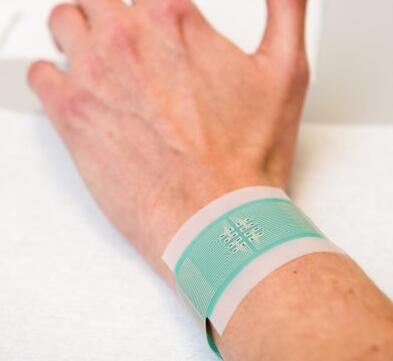 Nature子刊：新型无创血糖监测贴片，不扎手指，有望实现真正无校准