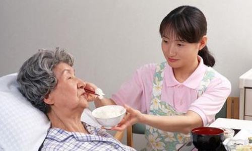 深入护工市场之乱象 “天天陪护”搭建C2C护工平台