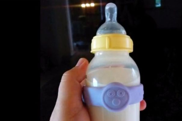 这款萌萌哒的发明让宝宝喝上健康母乳