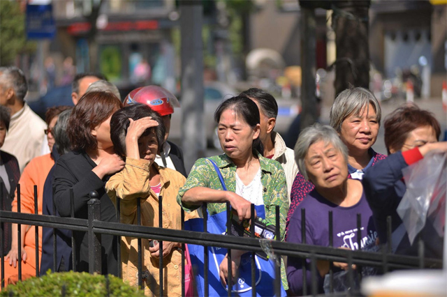 上海市发布新的养老服务补贴政策9月1日起执行，四类老人享受的比例不同 