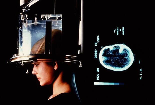 日立开发出戴在头部，利用近红外光的非侵袭式脑活动测量计