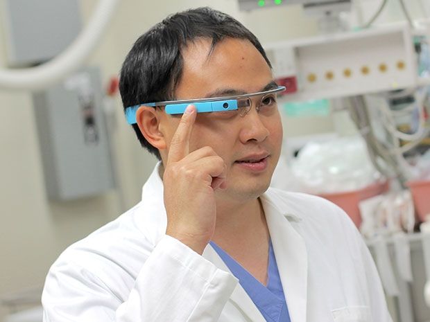 谷歌眼镜第二春，在急诊室实现“人生”价值