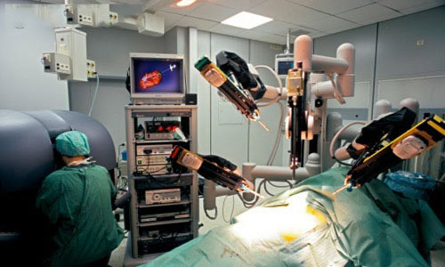 美敦力正开发介入外科手术机器人，预计2019财年开始创收