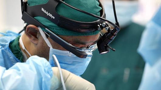 谷歌眼镜在急诊室重获新生，帮助医生诊断病人
