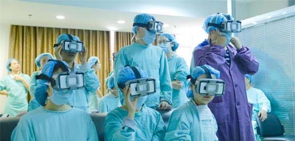 VR手术直播首次面向“患者学员”，复旦大学中山医院成功让患者“走进”手术室