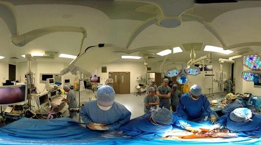  美国一外科医生利用虚拟现实技术直播疝气手术