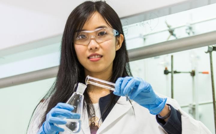 超级细菌没得治？25岁华裔女博士发明了一种利器！