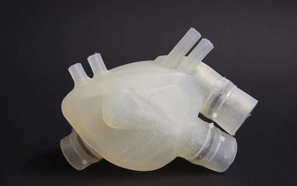 3D打印出可以跳动的硅胶心脏，跳了3000次持续半个多小时