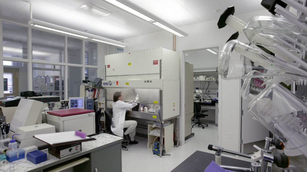 FDA制定新的雇佣法案：外籍科学家将受到应聘限制