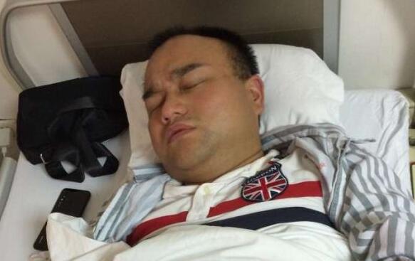 鸿茅药酒被跨省抓捕关押97天的谭秦东，回家后突发精神疾病入院治疗