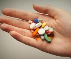 《药神》大讨论中最被忽视的问题：中国啥时候能吃上自己研发的抗癌药？政府是改变现状最有力者