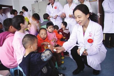国务院印发《关于建立残疾儿童康复救助制度的意见》