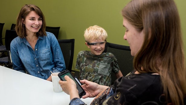 谷歌眼镜可识别读取情绪，有助儿童自闭症治疗