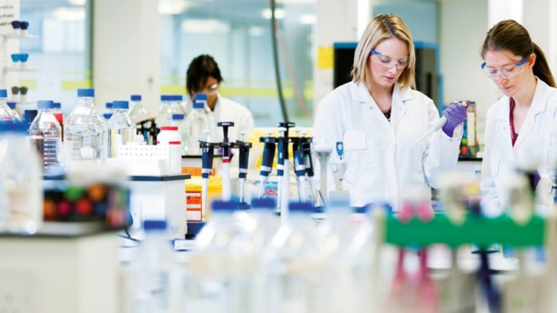 默沙东、辉瑞纷纷合作，盘点全球40余家AI辅助制药企业，超10亿美元研发投入能否改变窘境？