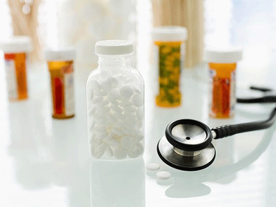 化学仿制药上市申请至少具备：三个注册批样品6个月长期稳定性试验数据