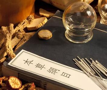 人工智能在中医药产业发展中的不同阶段和临床应用