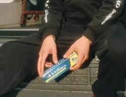 云南白药居然去了纽约时装周，要进军美国了？花样百出的广告营销现在还奏效吗？