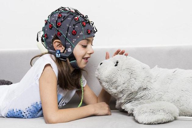 植入大脑的“神经织网”能否帮助人类与人工智能竞争