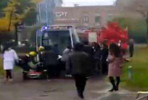 南京中医药大学一实验室爆燃 大门被炸飞多名师生受伤