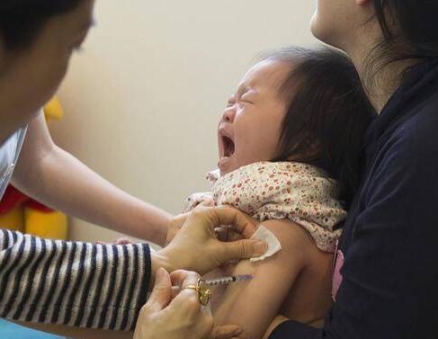 为什么中国孩子要打这么多针疫苗？