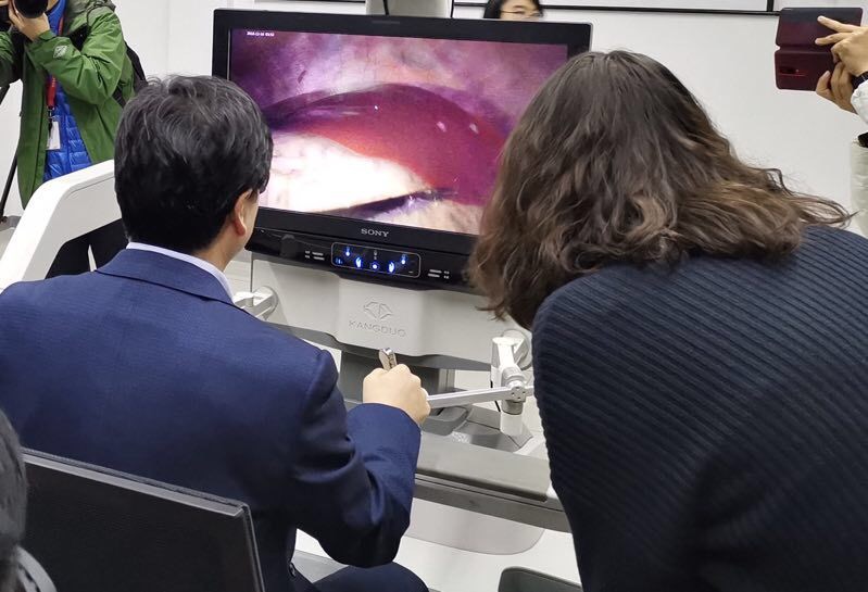 世界首例5G远程外科手术，成功切除小猪肝小叶
