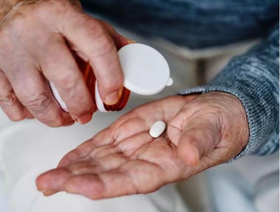 风险降低可达85%！FDA批准第一种联合非化疗白血病疗法！