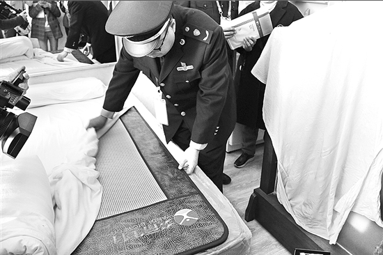 声称有抗癌防癌功效，昆明一养生馆一张床垫喊价29800元