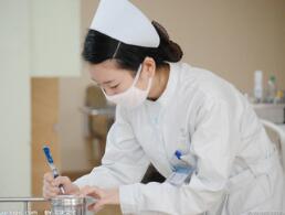 中国护士总量严重不足，“滴滴打针”会是水中捞月吗？