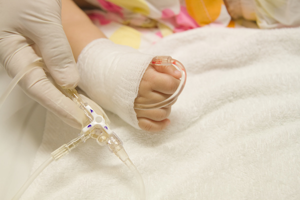 输液不会导致“大脑停止发育七天”，别听自媒体瞎说