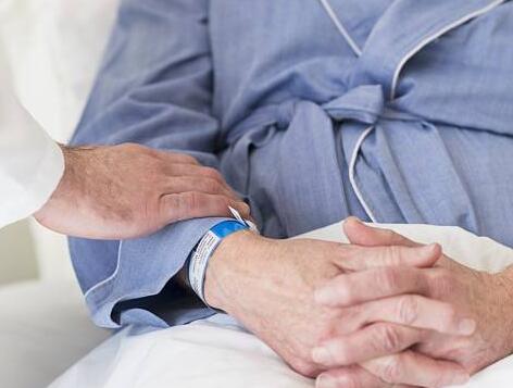 向老人免费发安全套！NHS警报：老人性病发病率快速上升