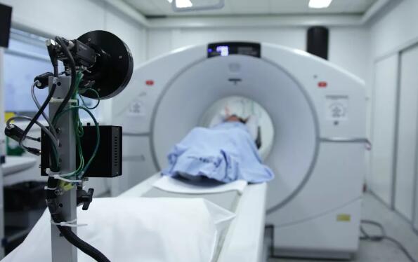 精准诊断、优化流程：AI如何重塑医学影像领域