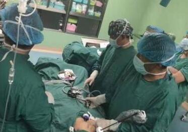 西藏首例先天性全内脏反位胆囊切除手术成功