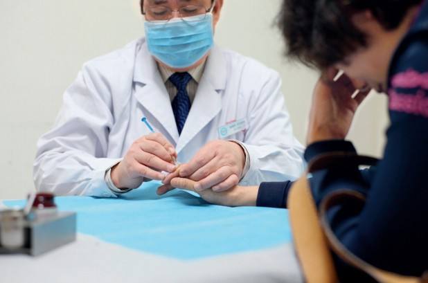 要么“飞刀走穴”，要么多点执业，医生与院长的“较量”还在继续