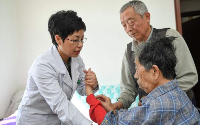 基层如何落实家庭医生签约？这4点说透了