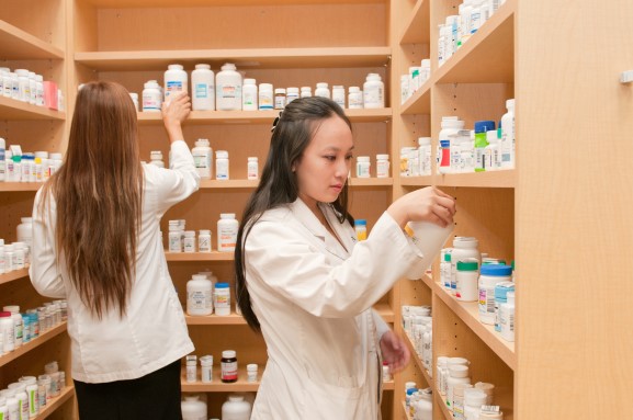 今年执业药师考试不用提供工作证明等材料