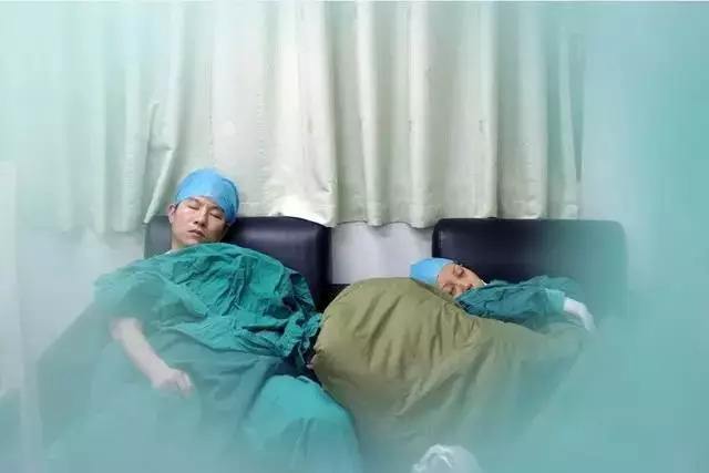 “牢笼”里的中国医生