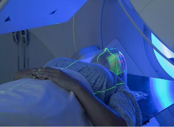 “治癌利刃”质子治疗等待9年审批开闸，74家医院抢6张许可证