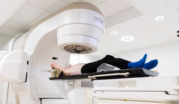 放疗界三强争霸：从海外江湖恩怨到中国市场