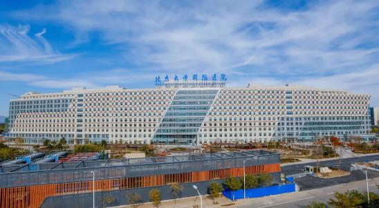 投资45亿却是非营利医院，院长陈仲强如何操刀北大国际医院？