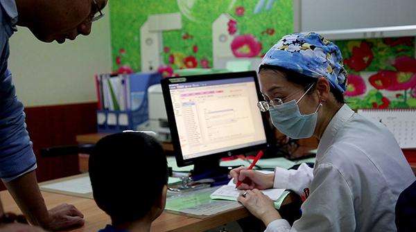 中国儿科医生全国性现状调查