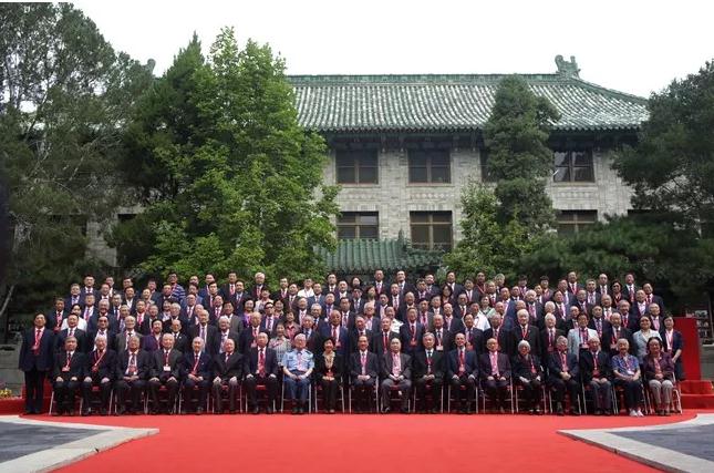 中国医学科学院首设六大学部，聘请的多位学部委员或为医健领域两院院士