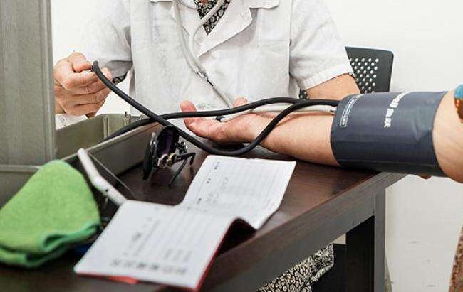 优先选用四类药品，高血压糖尿病门诊用药可报销50%以上