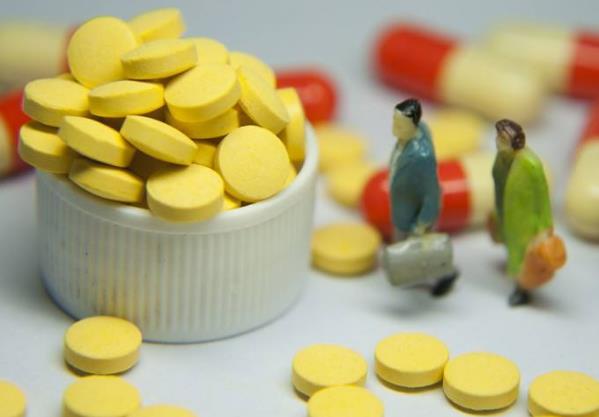 代表建议将辅助用药从医保目录和基本药物目录中剔除，国家卫健委回应