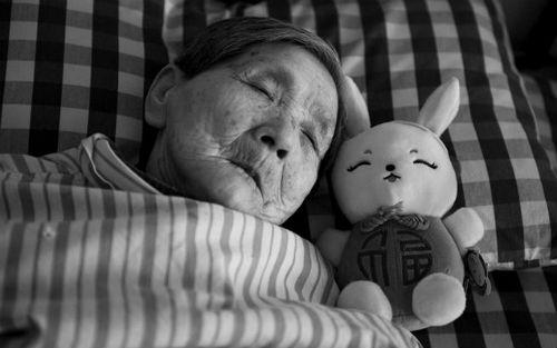 迎来曙光？礼来阿尔兹海默症药物2期临床取得积极数据