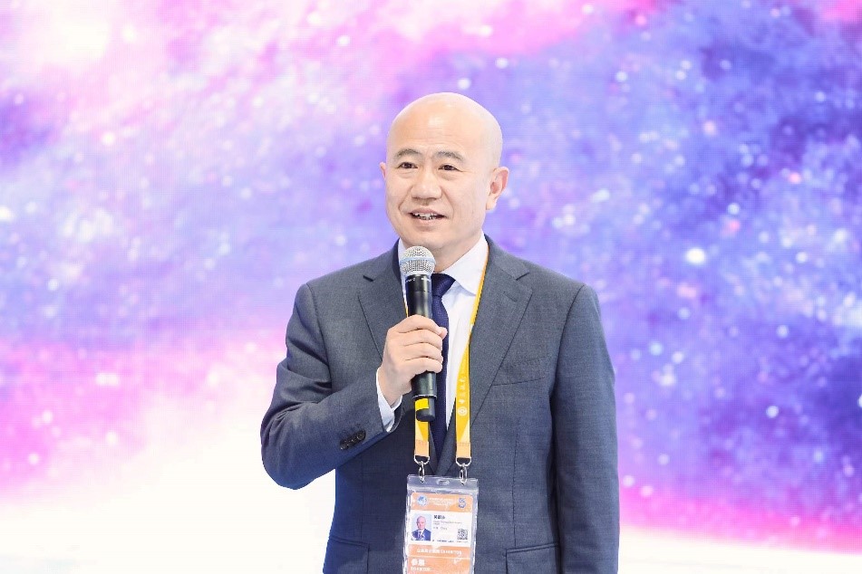 罗氏“血液群星”闪耀进博，聚力各方普惠中国血液病患者