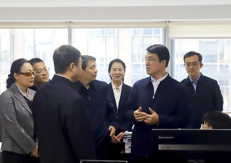 章科坚持为人民出政绩  推动医疗保障事业高质量发展